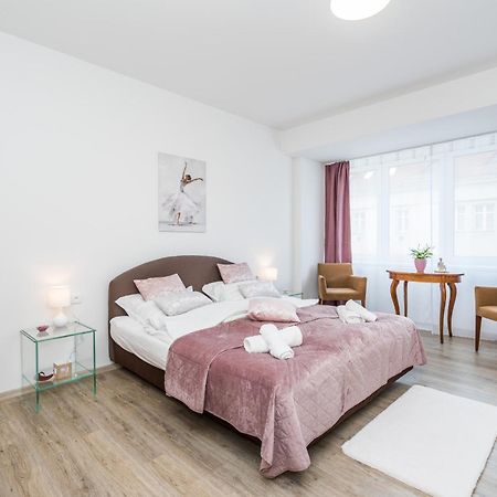 Appartamento Perla Hradce 202 Hradec Králové Esterno foto