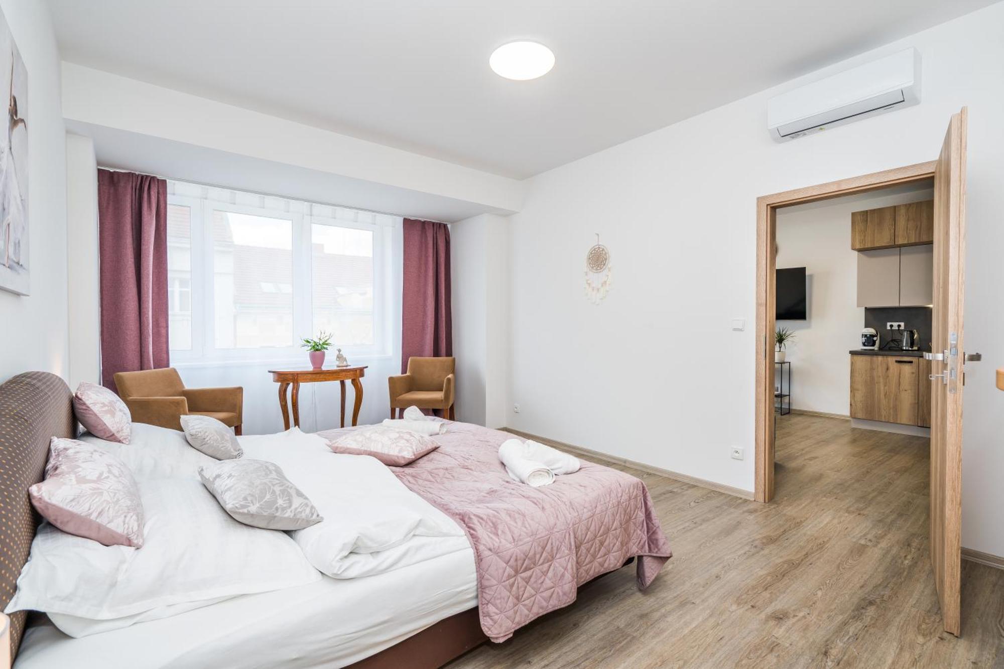 Appartamento Perla Hradce 202 Hradec Králové Esterno foto